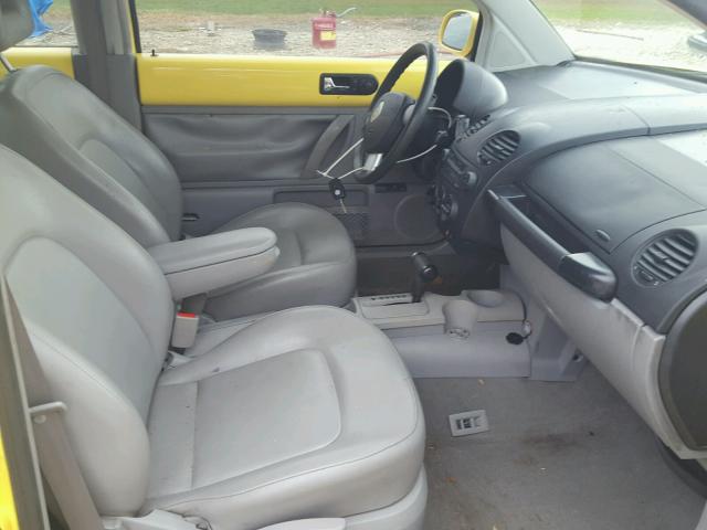 3VWCS21C71M424136 - 2001 VOLKSWAGEN NEW BEETLE 黄色 照片 5