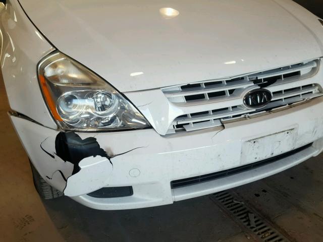 KNDMB233896312994 - 2009 KIA SEDONA EX WHITE photo 9