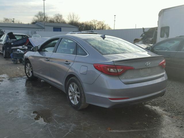 5NPE24AF4HH518699 - 2017 HYUNDAI SONATA SE SILVER photo 3