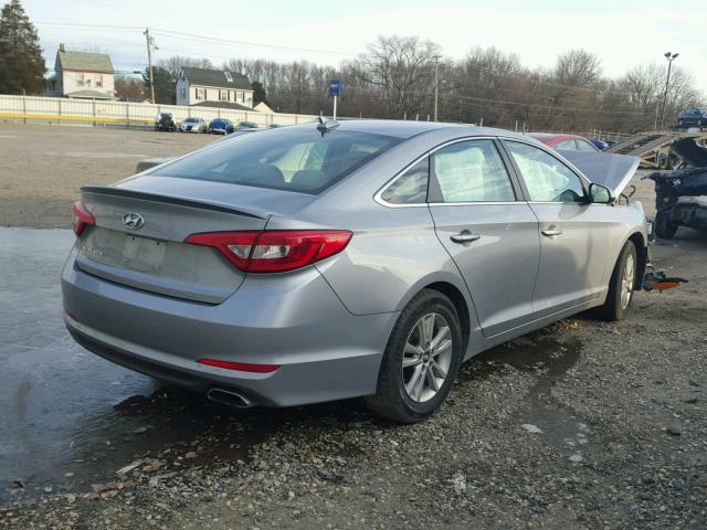 5NPE24AF4HH518699 - 2017 HYUNDAI SONATA SE SILVER photo 4