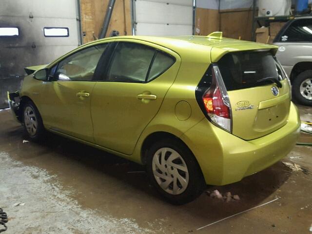 JTDKDTB38F1107158 - 2015 TOYOTA PRIUS C GREEN photo 3