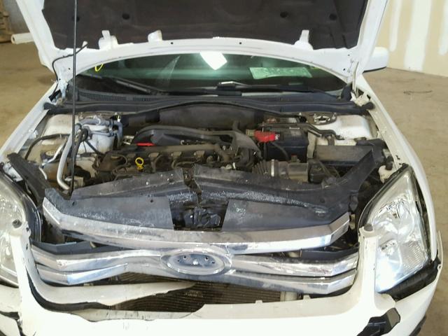 3FAHP07Z89R122496 - 2009 FORD FUSION SE WHITE photo 7