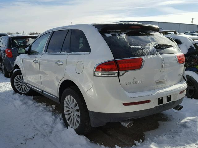 2LMDJ6JK4DBL33162 - 2013 LINCOLN MKX WHITE photo 3