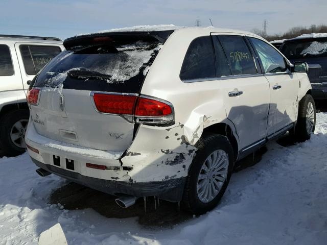 2LMDJ6JK4DBL33162 - 2013 LINCOLN MKX WHITE photo 4