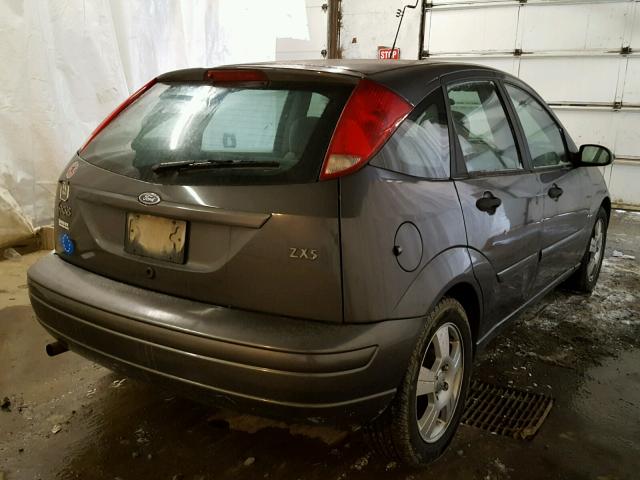 3FAFP37363R141429 - 2003 FORD FOCUS ZX5 GRAY photo 4