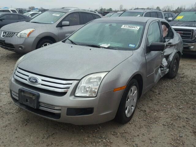 3FAHP06Z38R207052 - 2008 FORD FUSION S SILVER photo 2