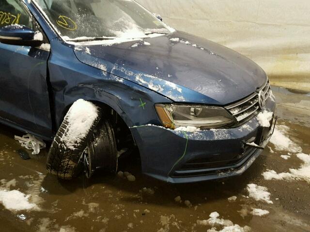 3VWB67AJ8HM372232 - 2017 VOLKSWAGEN JETTA SE BLUE photo 9