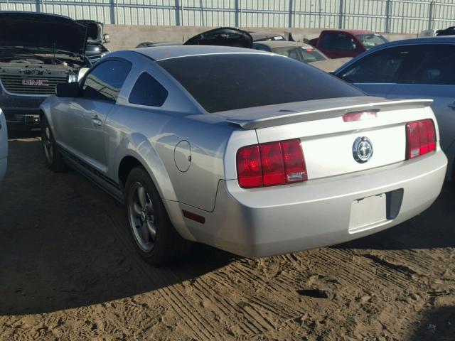 1ZVHT80N785126596 - 2008 FORD MUSTANG SILVER photo 3