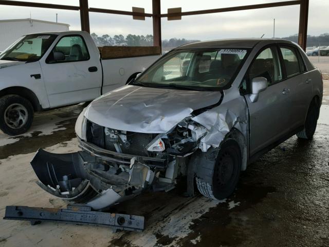 3N1BC1AP2AL404152 - 2010 NISSAN VERSA S SILVER photo 2