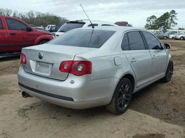 3VWEF71K07M070678 - 2007 VOLKSWAGEN JETTA WOLF SILVER photo 4