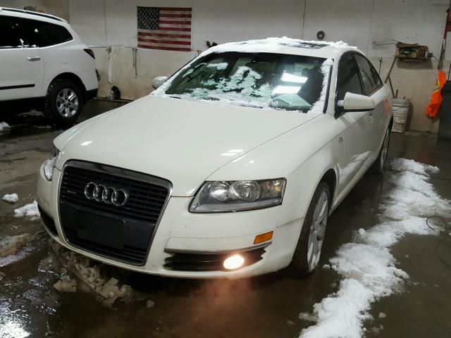 WAUDH74FX6N121404 - 2006 AUDI A6 3.2 QUA WHITE photo 2