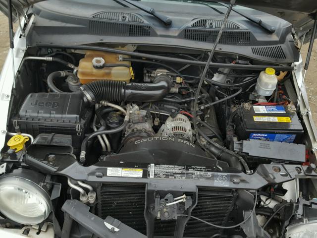 1J4GL58K64W231524 - 2004 JEEP LIBERTY LI SILVER photo 7