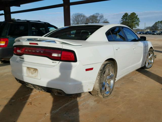 2C3CDXHG2EH363452 - 2014 DODGE CHARGER SX WHITE photo 4