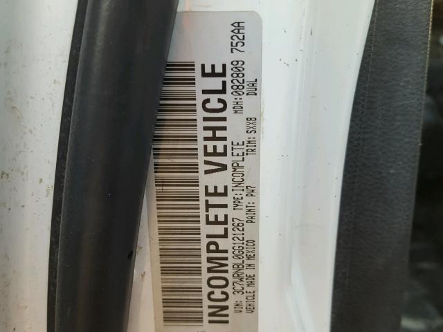 3C7WRNBL0GG121267 - 2016 RAM 5500 WHITE photo 10