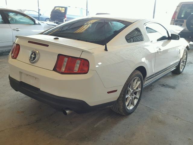 1ZVBP8AN1A5142985 - 2010 FORD MUSTANG WHITE photo 4