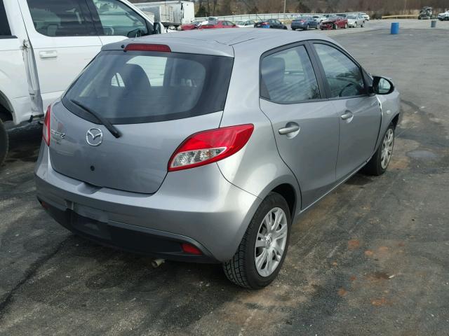 JM1DE1KY2D0156624 - 2013 MAZDA MAZDA2 GRAY photo 4