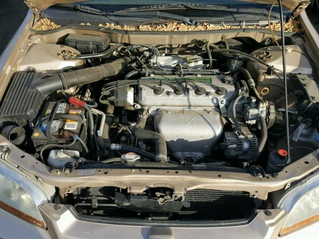 3HGCG6654YG700644 - 2000 HONDA ACCORD LX BEIGE photo 7