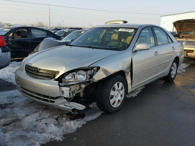 JTDBE32K330169959 - 2003 TOYOTA CAMRY LE SILVER photo 2