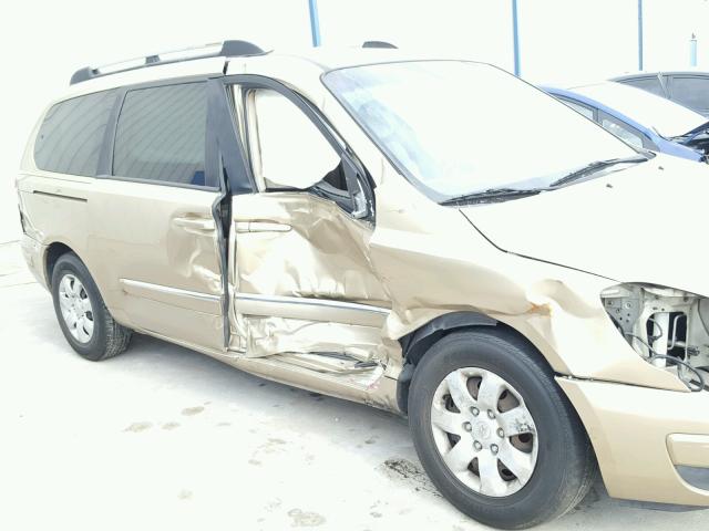 KNDMC233976038487 - 2007 HYUNDAI ENTOURAGE GOLD photo 9