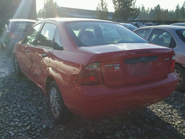 1FAFP34N05W203039 - 2005 FORD FOCUS ZX4 RED photo 3