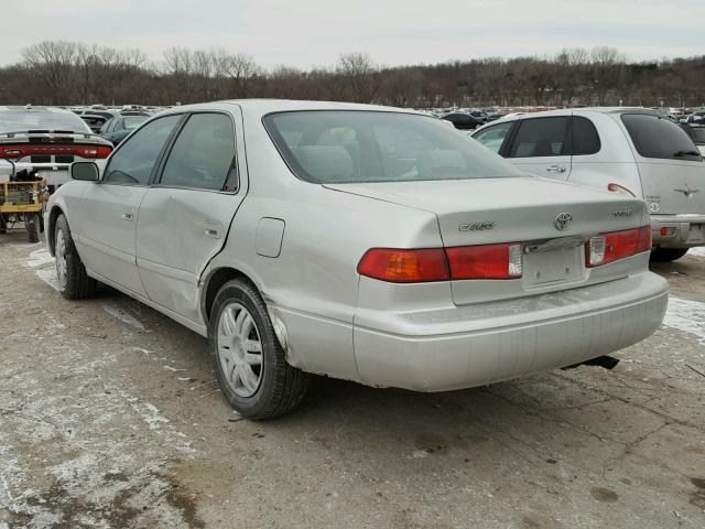 4T1BG22K1YU672647 - 2000 TOYOTA CAMRY CE SILVER photo 3