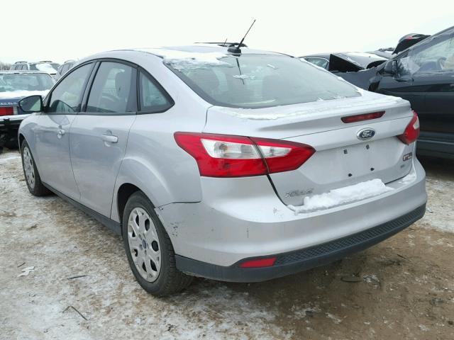 1FAHP3F22CL319238 - 2012 FORD FOCUS SE SILVER photo 3