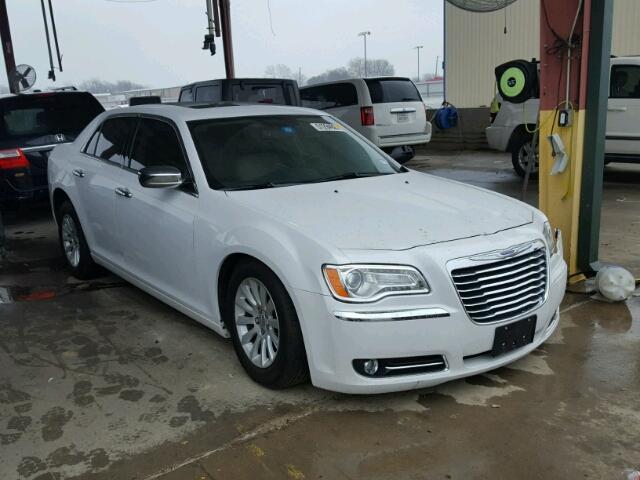 2C3CCAAG7DH530056 - 2013 CHRYSLER 300 WHITE photo 1