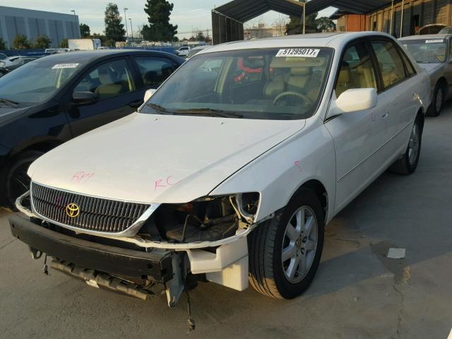 4T1BF28B9YU056060 - 2000 TOYOTA AVALON XL WHITE photo 2