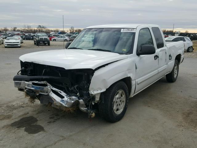 2GCEC19V331332282 - 2003 CHEVROLET SILVERADO WHITE photo 2