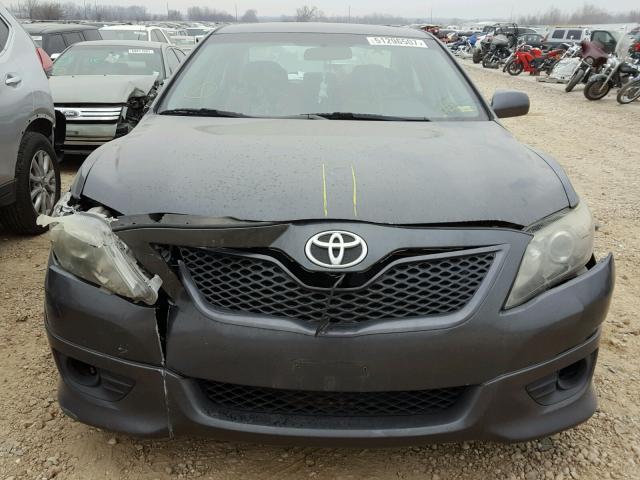 4T1BF3EKXBU584031 - 2011 TOYOTA CAMRY BASE GRAY photo 7