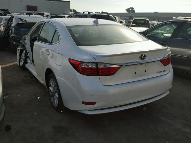 JTHBW1GG8F2078215 - 2015 LEXUS ES 300H WHITE photo 3