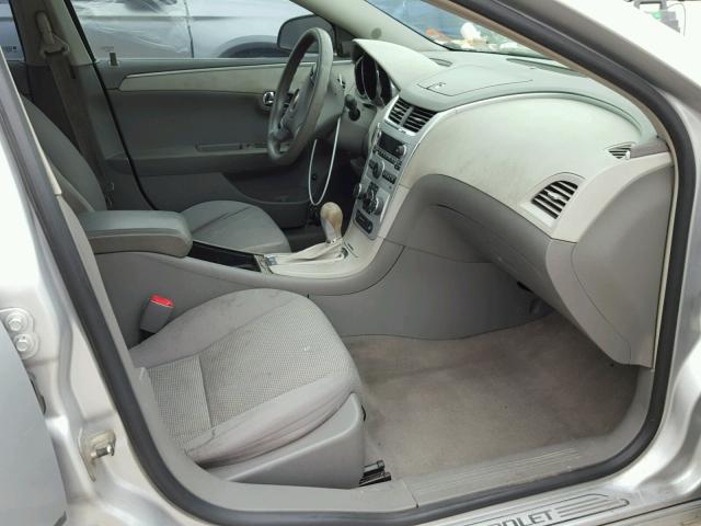 1G1ZH57B49F164973 - 2009 CHEVROLET MALIBU 1LT 银色 照片 5