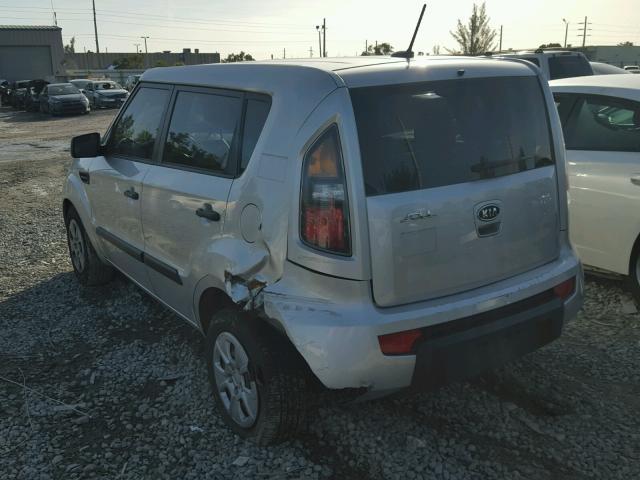 KNDJT2A1XB7322573 - 2011 KIA SOUL SILVER photo 3