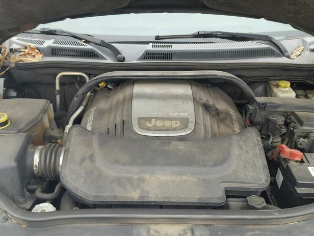 1J8HG582X6C122611 - 2006 JEEP COMMANDER BLACK photo 7