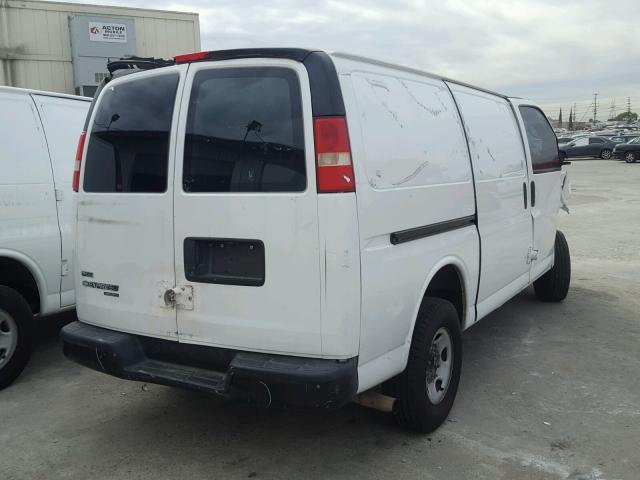 1GCWGFCA9C1114266 - 2012 CHEVROLET EXPRESS G2 WHITE photo 4