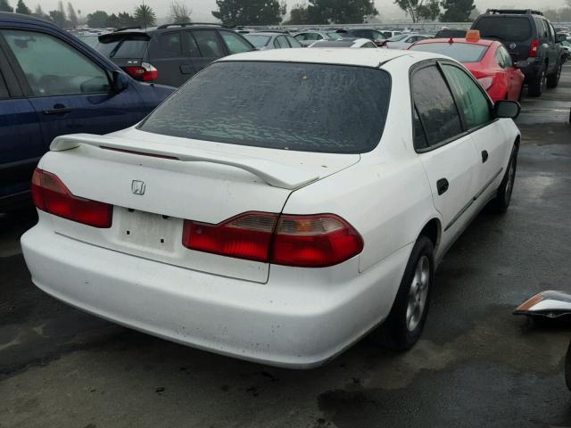 1HGCF8540WA067725 - 1998 HONDA ACCORD DX WHITE photo 4