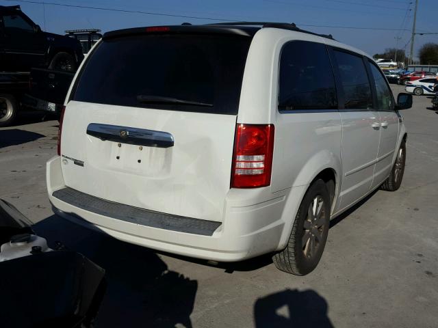 2A8HR54P88R637502 - 2008 CHRYSLER TOWN & COU WHITE photo 4