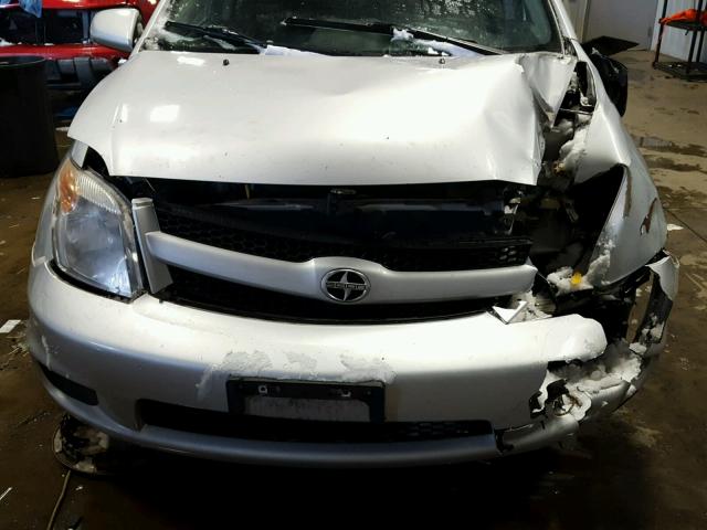 JTKKT624X65020926 - 2006 TOYOTA SCION XA SILVER photo 9