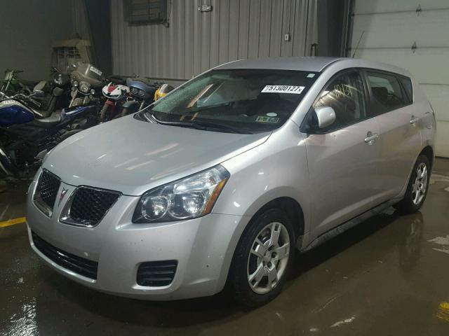 5Y2SP6E02AZ409050 - 2010 PONTIAC VIBE SILVER photo 2