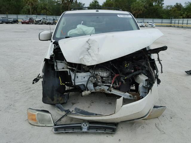 2D8HN54XX9R629018 - 2009 DODGE GRAND CARA WHITE photo 9