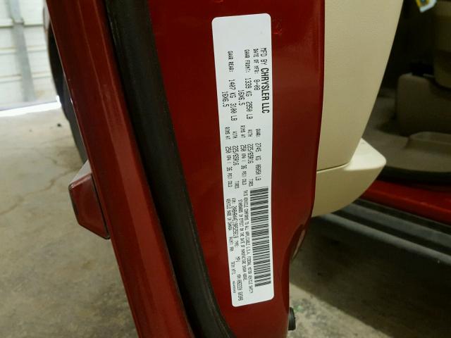 2A8HR44E19R525618 - 2009 CHRYSLER TOWN & COU BURGUNDY photo 10