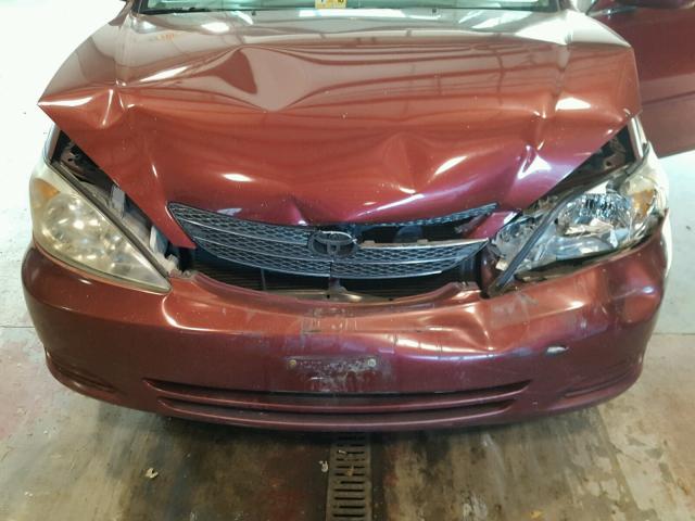 4T1BE32K72U062402 - 2002 TOYOTA CAMRY LE RED photo 7