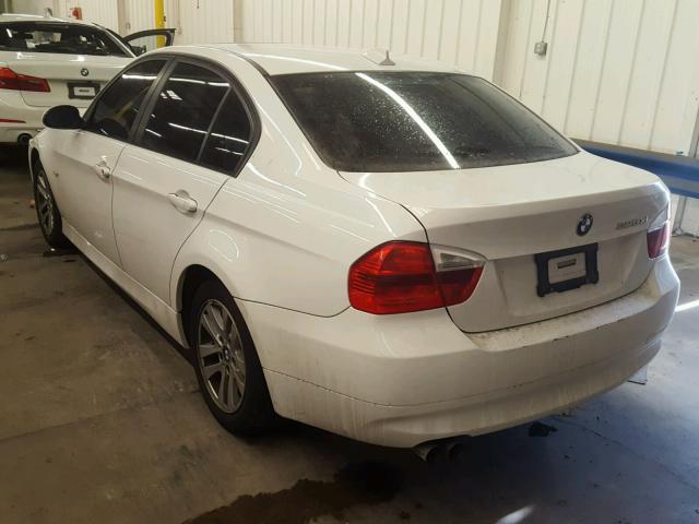 WBAVD13516KV10813 - 2006 BMW 325 XI WHITE photo 3