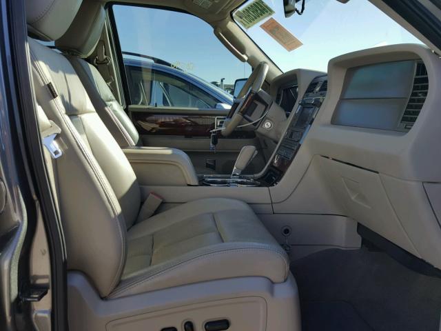 5LMJJ2H54BEJ08505 - 2011 LINCOLN NAVIGATOR 灰色 照片 5
