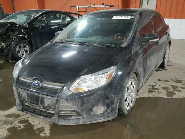 1FADP3K28EL297351 - 2014 FORD FOCUS SE BLACK photo 2