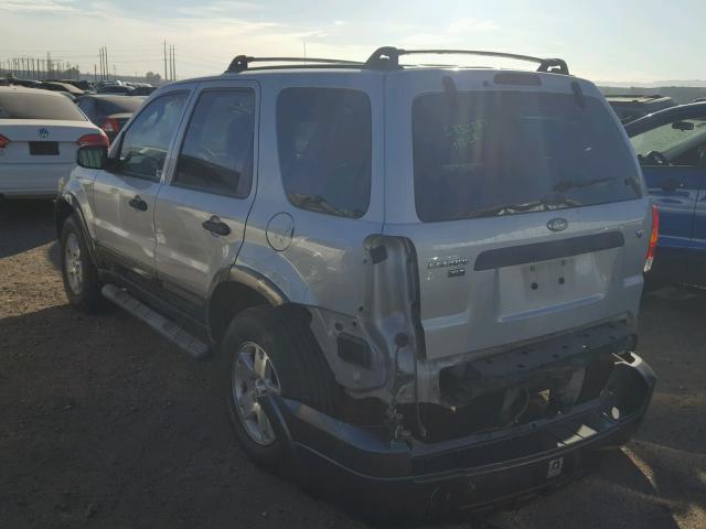 1FMCU93136KA79022 - 2006 FORD ESCAPE XLT SILVER photo 3