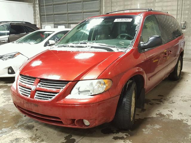 2D4GP44L16R909775 - 2006 DODGE GRAND CARA RED photo 2