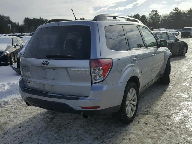 JF2SHADC2DH421674 - 2013 SUBARU FORESTER 2 SILVER photo 4