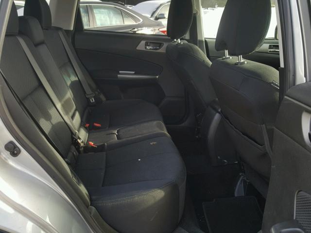 JF2SHADC2DH421674 - 2013 SUBARU FORESTER 2 SILVER photo 6