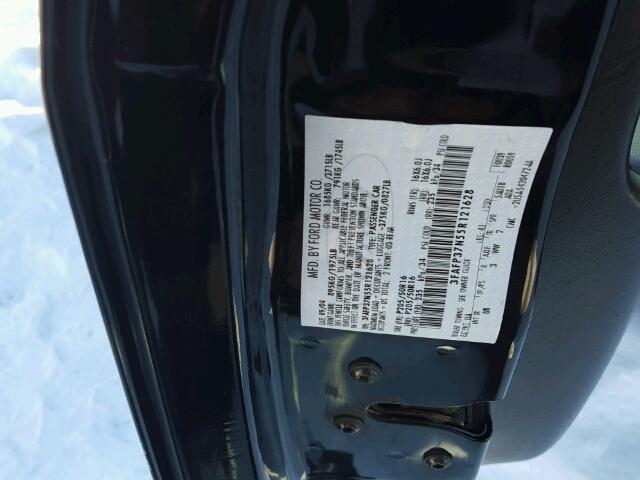 3FAFP37N55R121628 - 2005 FORD FOCUS ZX5 BLACK photo 10